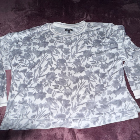 Vera Wang 3 Piece Velour Pajama Set - Picture 3 of 5